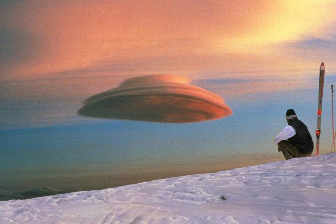 Peculiar lenticular cloud looks like an UFO. 