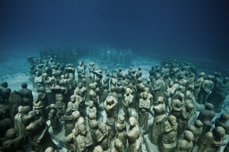 400-underwarer-statues-cancun-mexico