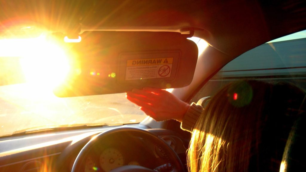 sun-glare-driving-car-tinting